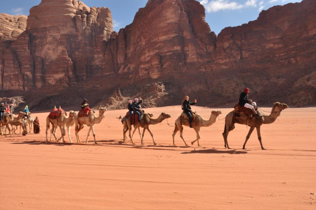 Wadi Rum Meteorite Camp Bed & Breakfast Eksteriør bilde